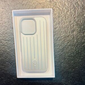 Case-Mate White Phone Case with Textured Design
